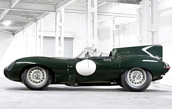 Der dreifache Le Mans-Sieger D-TYPE feiert in diesem Jahr 60-jähriges Jubiläum und steht im Mittelpunkt der Jaguar Aktivitäten rund um den in diesem Jahr 30 Jahre alt gewordenen Grand Prix-Kurs in der Eifel. 